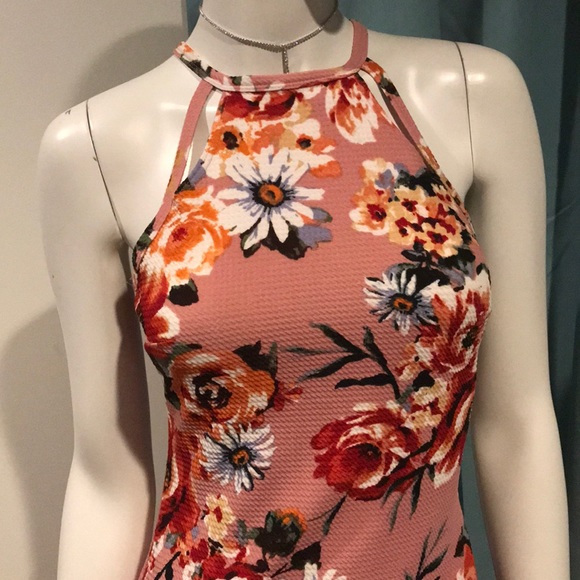 ❌SOLD SOLD SOLD❌🌸 LOVE CHESLEY - DRESS 🌸 - Picture 2 of 3